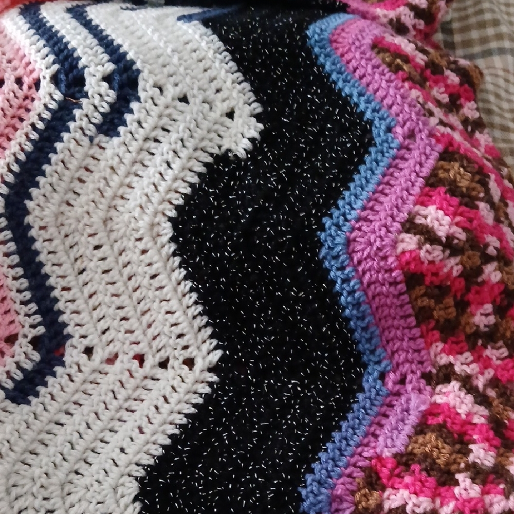 Colorful Chevron Knit Blanket